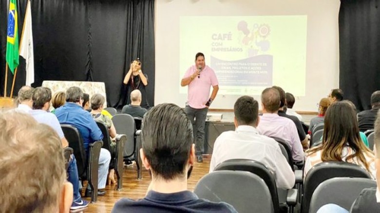 Cerca de 100 empresários participam de evento da Prefeitura de Monte Mor