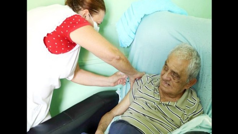 Nova Odessa vacina idosos com 60 a 79 anos e profissionais da área da Saúde