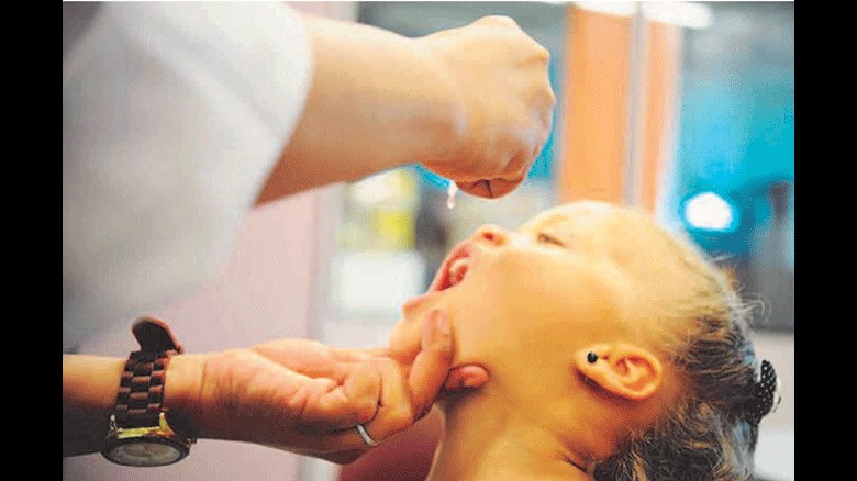 Baixa vacinação é alerta para risco da volta da paralisia infantil