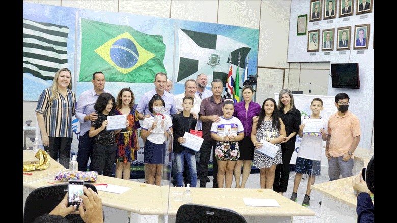 Leitinho acompanha entrega de prêmios do concurso cultural da Semana da Água