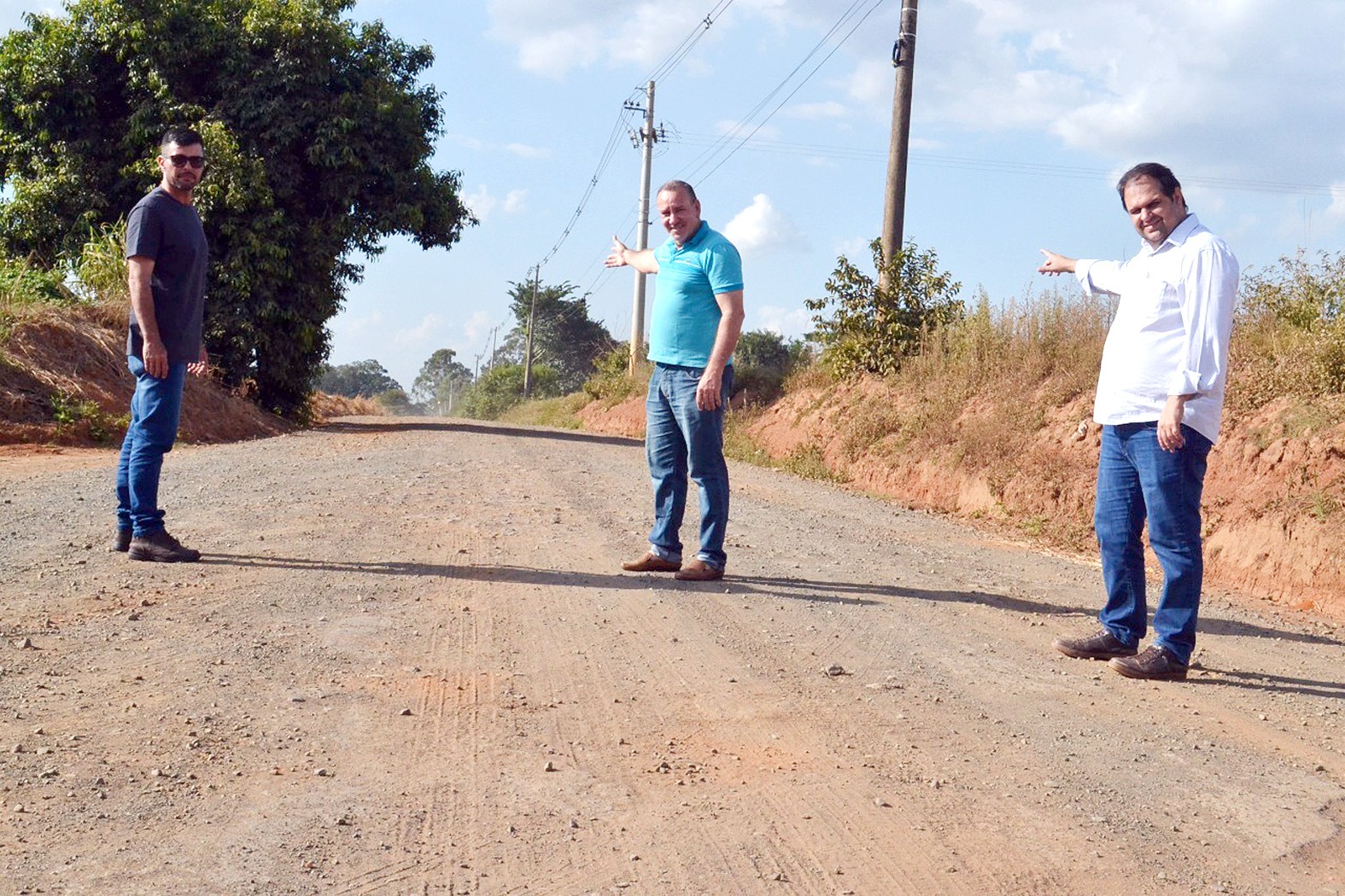 Começa recuperação de duas estradas rurais pelo programa ‘Melhor Caminho’