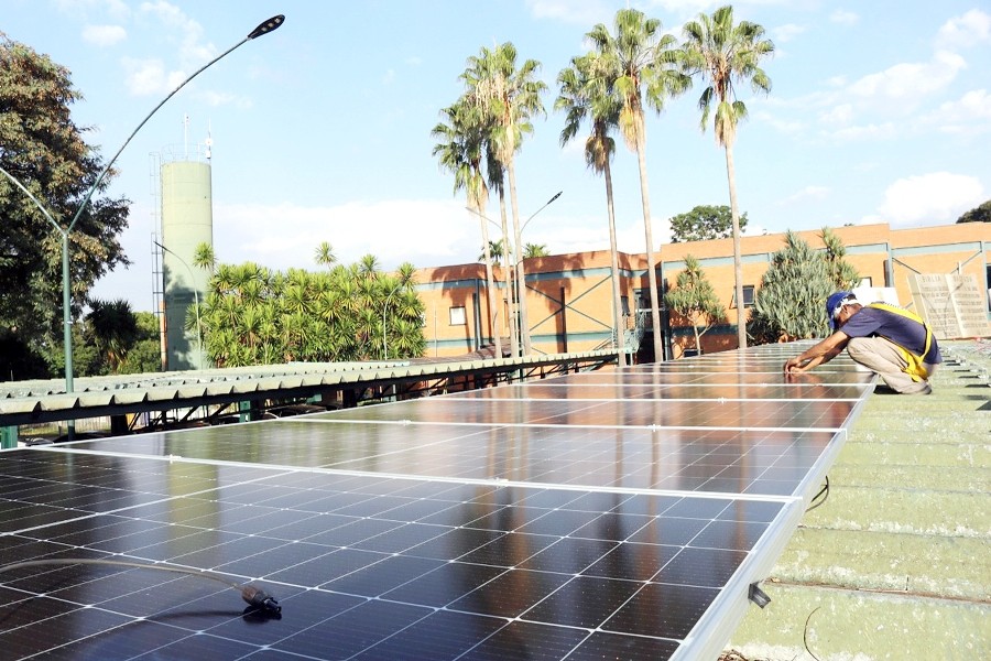 Câmara de Paulínia começa a instalar  placas para produção de energia solar