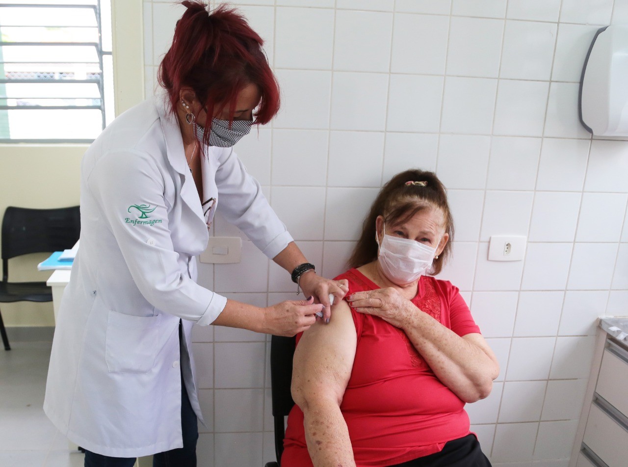 Em Nova Odessa, novos grupos recebem as doses contra a gripe em todas UBSs