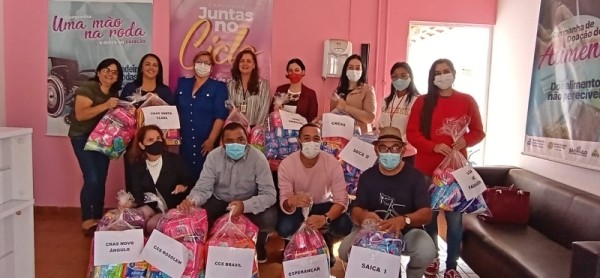 Fundo Social de Hortolândia entrega 8 mil  absorventes arrecadados em campanha