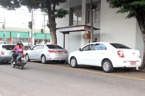 Auxílio Taxista beneficia 143 motoristas na região na 1ª etapa de pagamentos