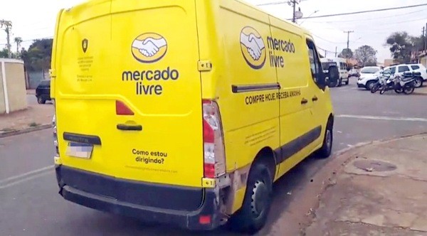 Após roubo de carga, veículo de entregas do Mercado Livre é recuperado em Sumaré
