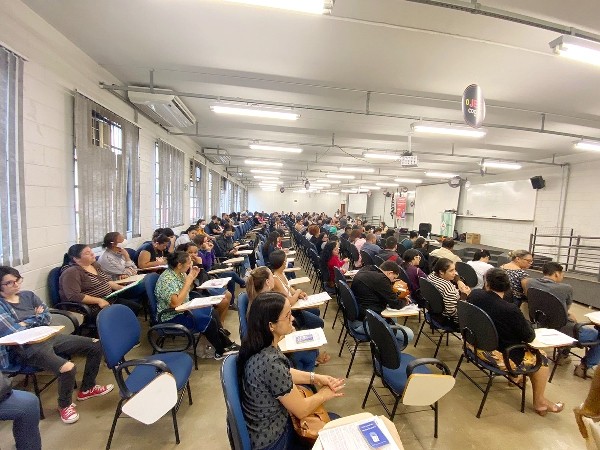 Primeiro dia de processo seletivo do São Vicente atrai cerca de 300 candidatos