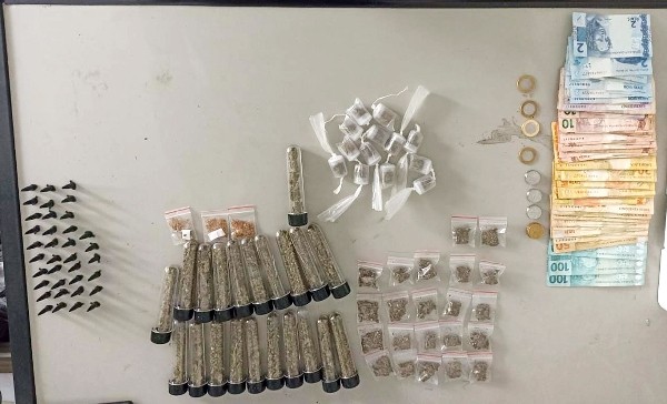Dupla é presa com mais de 6 kg de drogas no Amanda, em Hortolândia