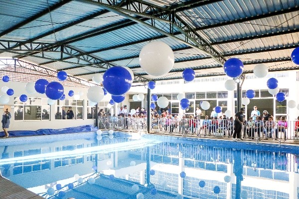 Leitinho entrega reforma da sede do Fundo Social e piscina da Melhor Idade