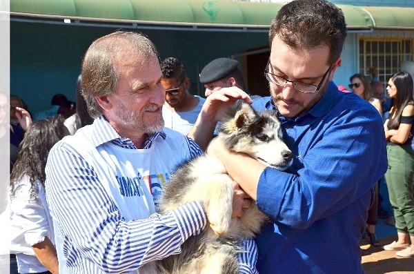 Luiz Dalben sanciona lei que cria terapia assistida a animais domésticos