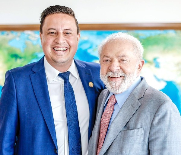 Willian é recebido por Lula em Brasília e planeja investimentos para Sumaré