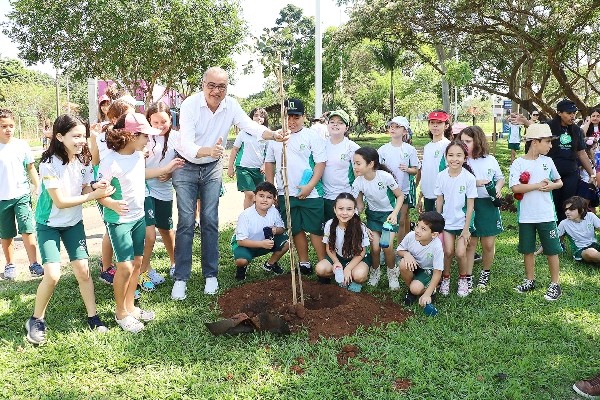 Prefeito Zezé participa de Fórum Mundial sobre arborização nos EUA
