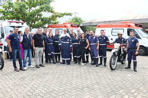 Prefeitura entrega novos uniformes a socorristas do Samu Hortolândia