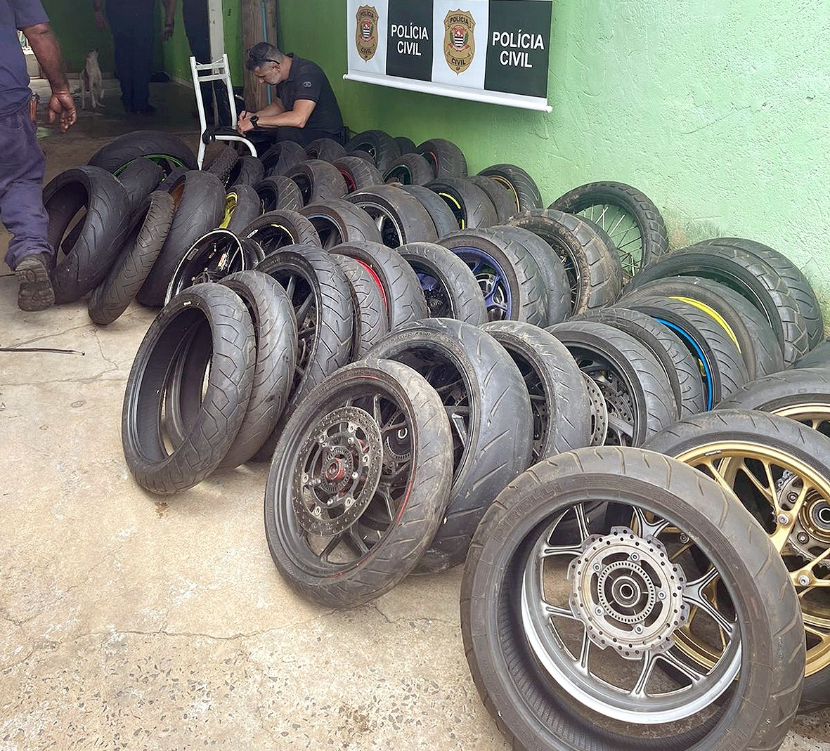 Polícia encontra desmanche de motos de alta cilindrada em Sumaré