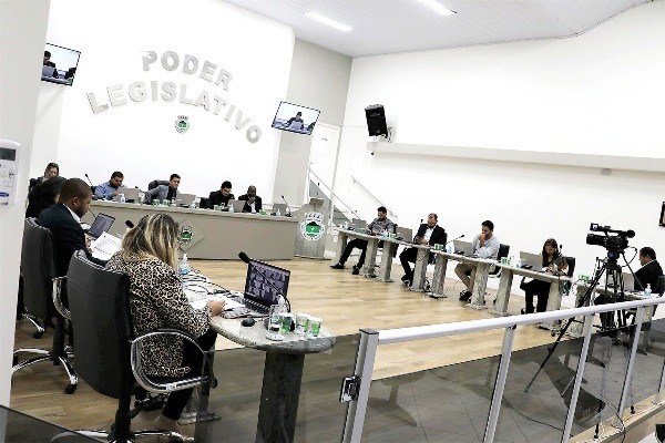 Ministério Público investiga ‘supersalários’ de servidores na Câmara de Monte Mor