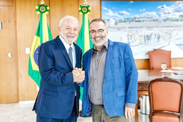 Lula recebe Cafu e discute programas de crescimento para Hortolândia