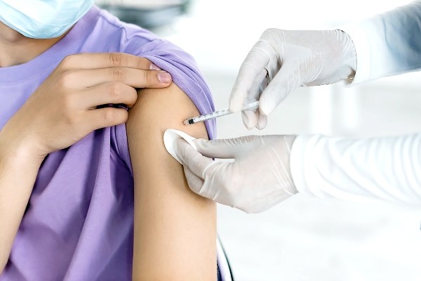 Meninos são os que menos tomam vacina contra o vírus HPV na região