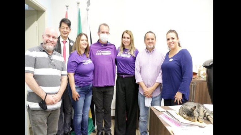 Prefeito Leitinho discute apoio ao ‘Movimento Roxo – Entendendo a Epilepsia’