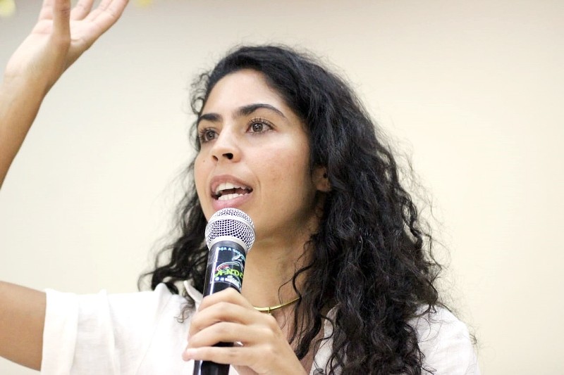 A fome no Brasil é um problema político’, afirma Bela Gil em Hortolândia