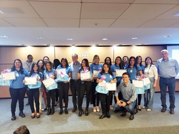 CPFL Paulista forma primeira turma de mulheres na Escola de Eletricistas
