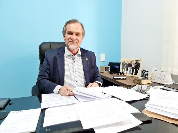 Sancionada lei que extingue desconto de aposentados e pensionistas abaixo do teto