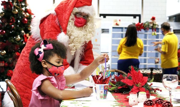 Começa a adoção das cartinhas da campanha Papai Noel dos Correios