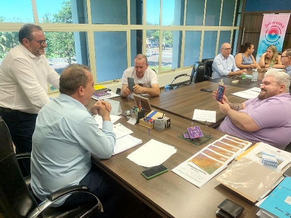 Leitinho reconhece 200 EDIs de Nova Odessa como profissionais da docência