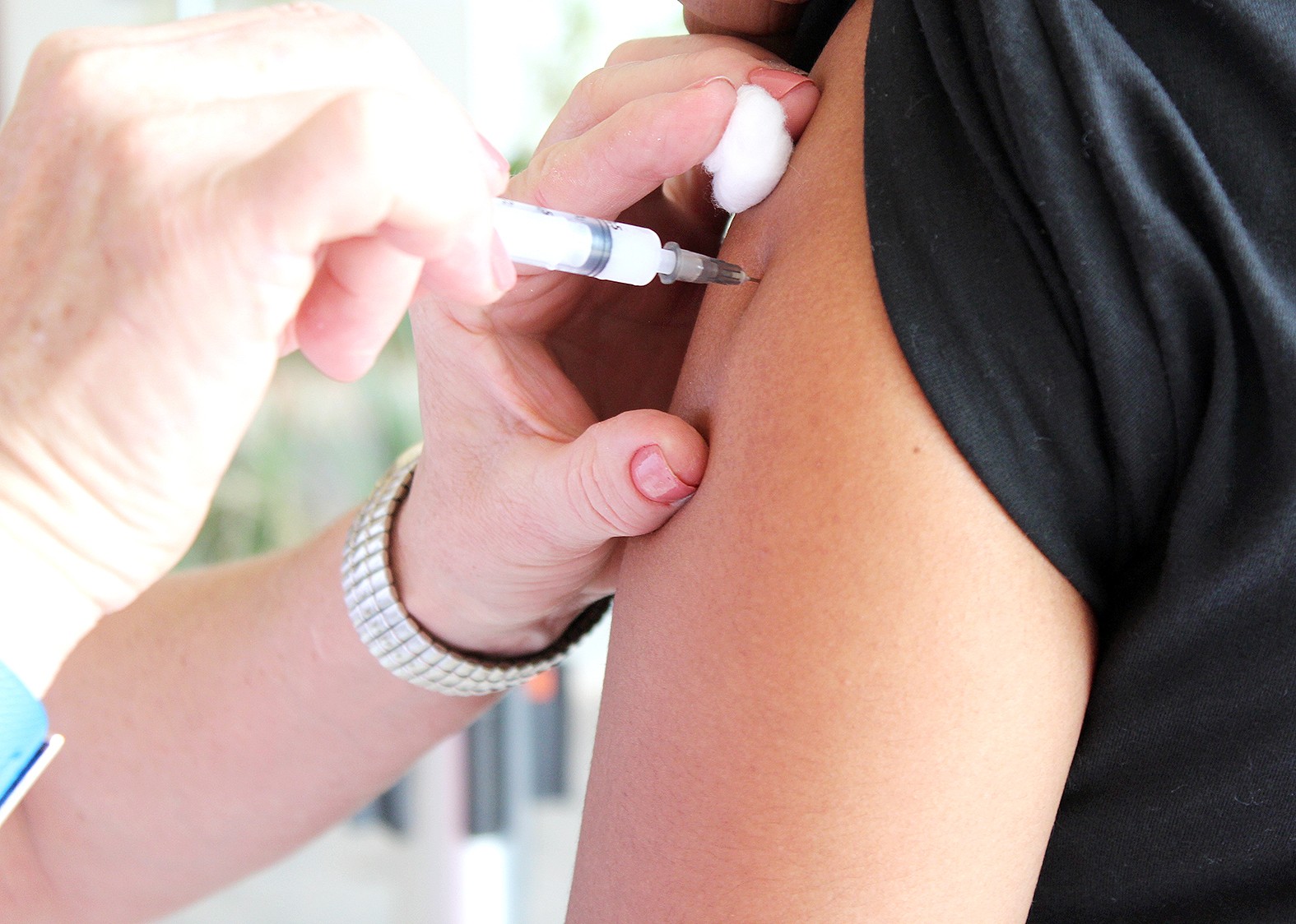 53 mil pessoas estão sem tomar a 1ª dose da vacina contra Covid na região