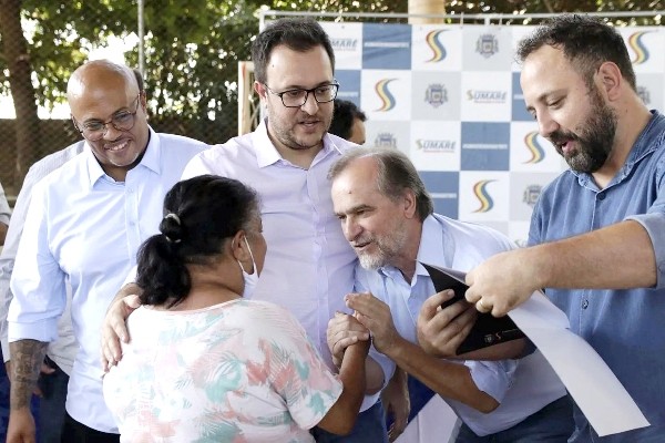 Prefeitura de Sumaré entrega títulos de regularização fundiária do Eldorado 2