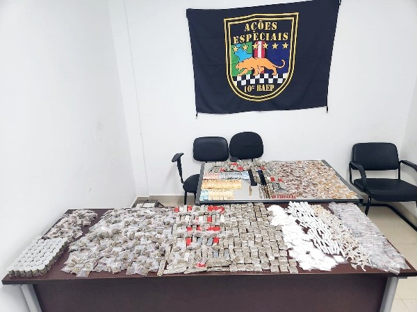 Baep prende traficante e ‘forra’ mesa de drogas em Sumaré