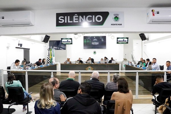 Projeto cria 13º e férias remuneradas para agentes políticos de Monte Mor
