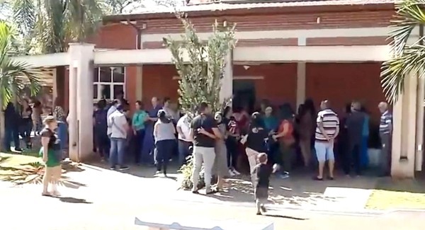 Professor de Sumaré é sepultado e polícia detém casal suspeito do crime