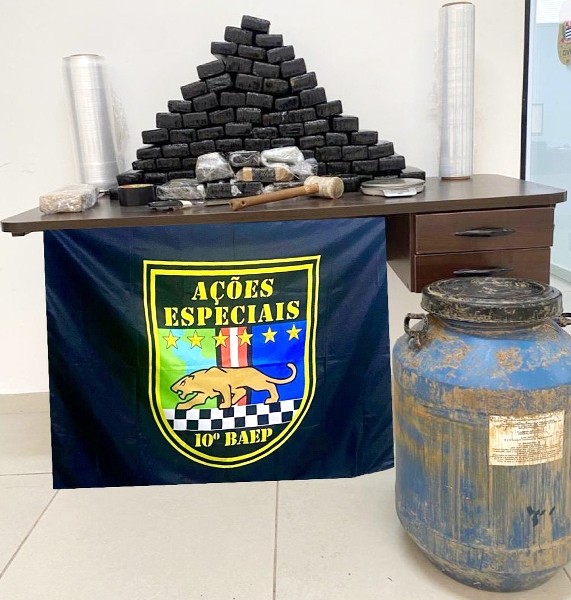 Polícia apreende 89 tijolos de maconha na região