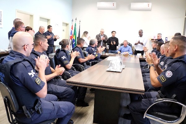 Prefeito Leitinho anuncia aumento no adicional de periculosidade dos GCMs