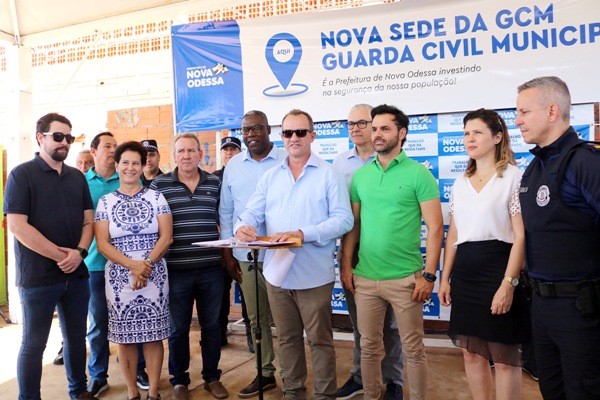 Leitinho assina ordem de serviço para construção da sede da Guarda Civil