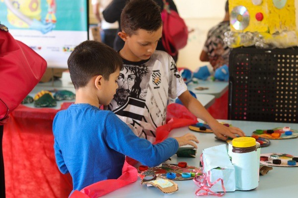 ‘Novas Conexões’ realiza exposição de brinquedos recicláveis em Sumaré