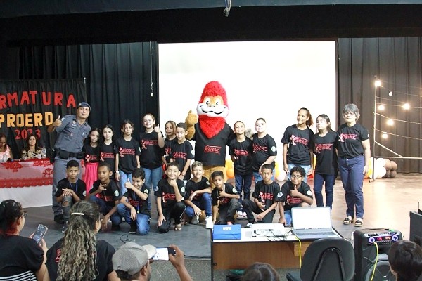 260 alunos da rede municipal celebram formatura do Proerd em Hortolândia