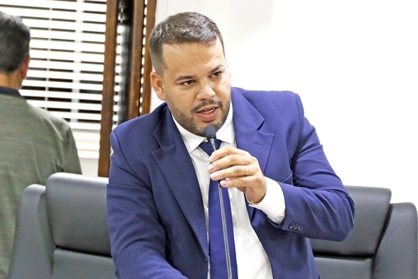 Após morte de cachorra, PL impõe multa a quem soltar rojão em Sumaré