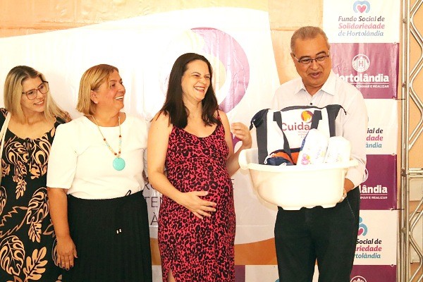 Gestantes de Hortolândia recebem kits maternidade