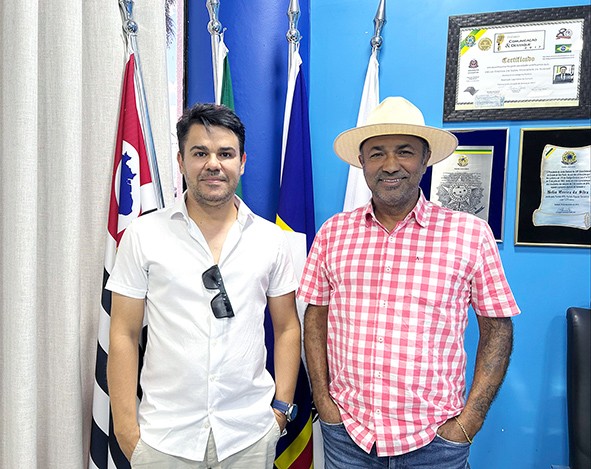 Helio Silva e Professor Edinho debatem melhorias ao PROEB