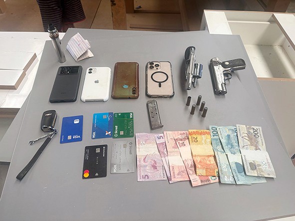 Trio é preso durante assalto a marcenaria em Hortolândia