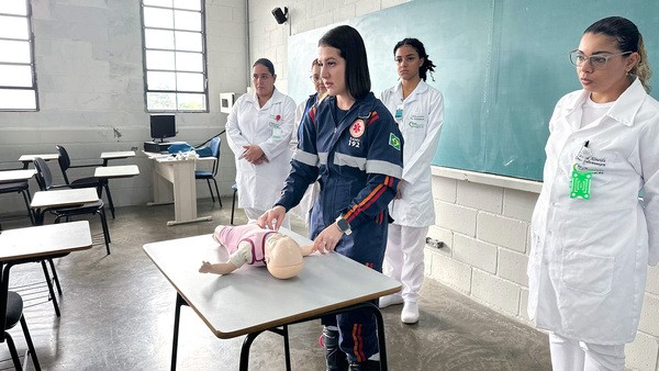 Escolas do PROEB participam de treinamento em primeiros socorros