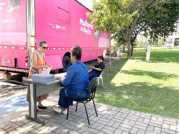 Carreta do ‘Mulheres de Peito’ realiza 424 mamografias em Nova Odessa