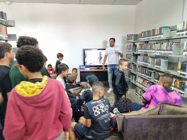 ‘Esporte, Literatura e Vida’ leva alunos de Hortolândia à Biblioteca Municipal