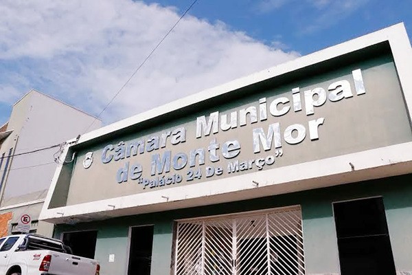 Servidores começam a devolver ‘supersalários’ na Câmara de Monte Mor