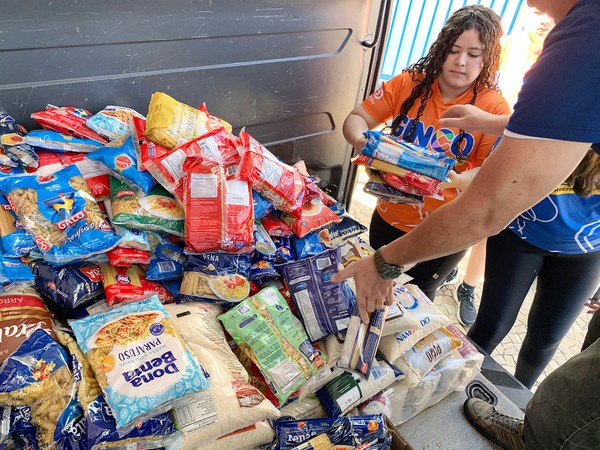 Colégio Conexão arrecada 1.121 kg de alimentos para Nova Odessa