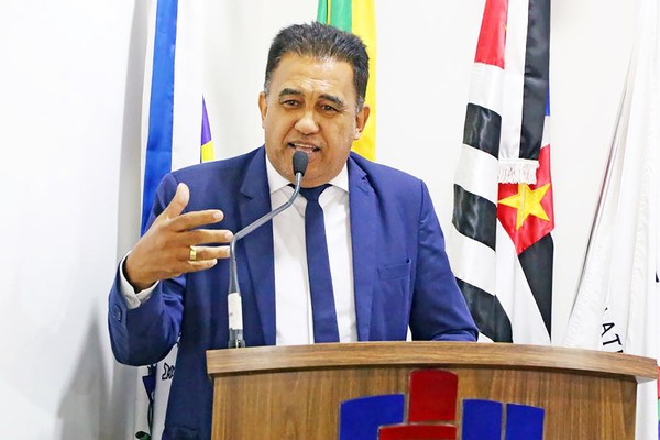 Welington da Farmácia propõe ‘Escola Bilíngue’ na rede municipal de ensino