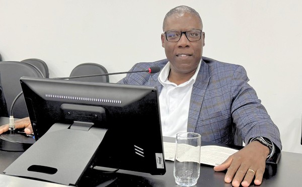 Gestão Oséias Jorge oficializa 13º salário e férias para vereadores de Nova Odessa