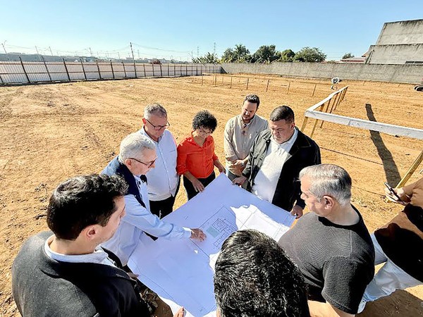 Chico vistoria início das obras da UBS do Jardim da Balsa 2, em Americana
