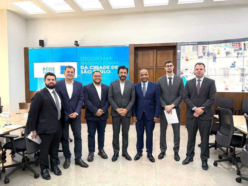 Prefeito de Paulínia busca inspiração em SP para ampliar habitação popular